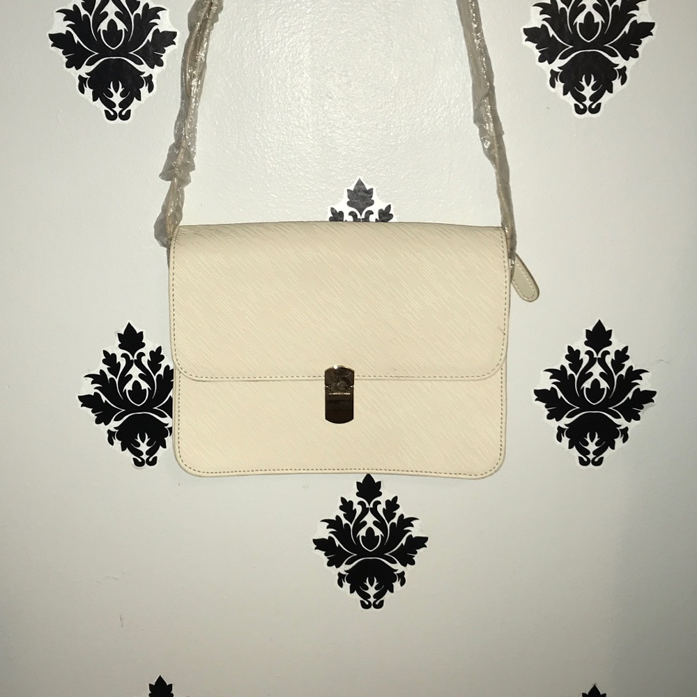 NWT Baomiya genuine leather structured crossbody